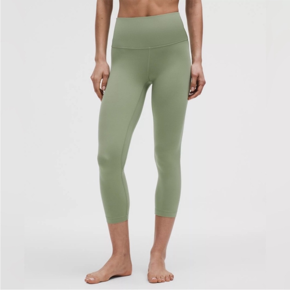 Wunder Under High-Rise Crop 23" Sage green size 6